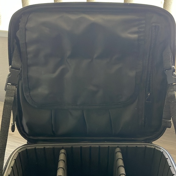 Cosmetics case - Picture 4 of 5